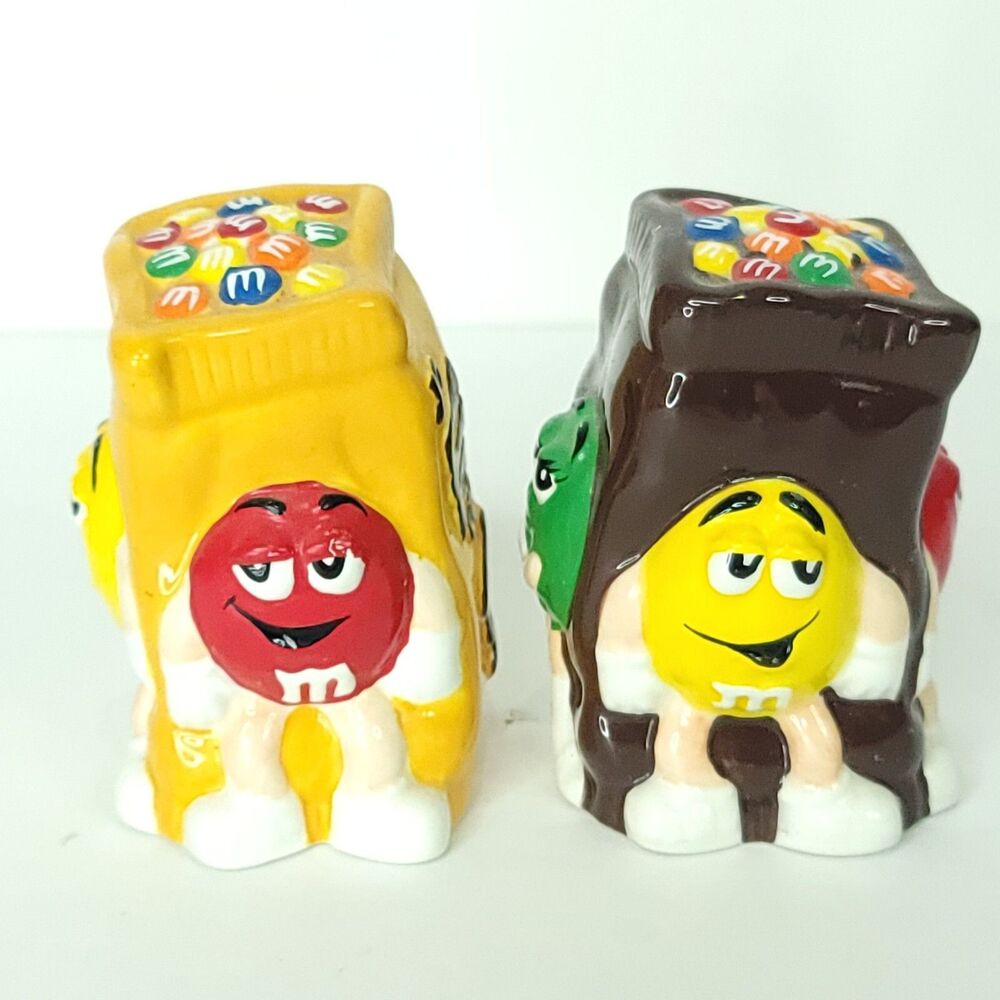 M&M's Salt & Pepper Shakers Ceramic Benjamin & Medwin Brown Yellow w/ Stoppers